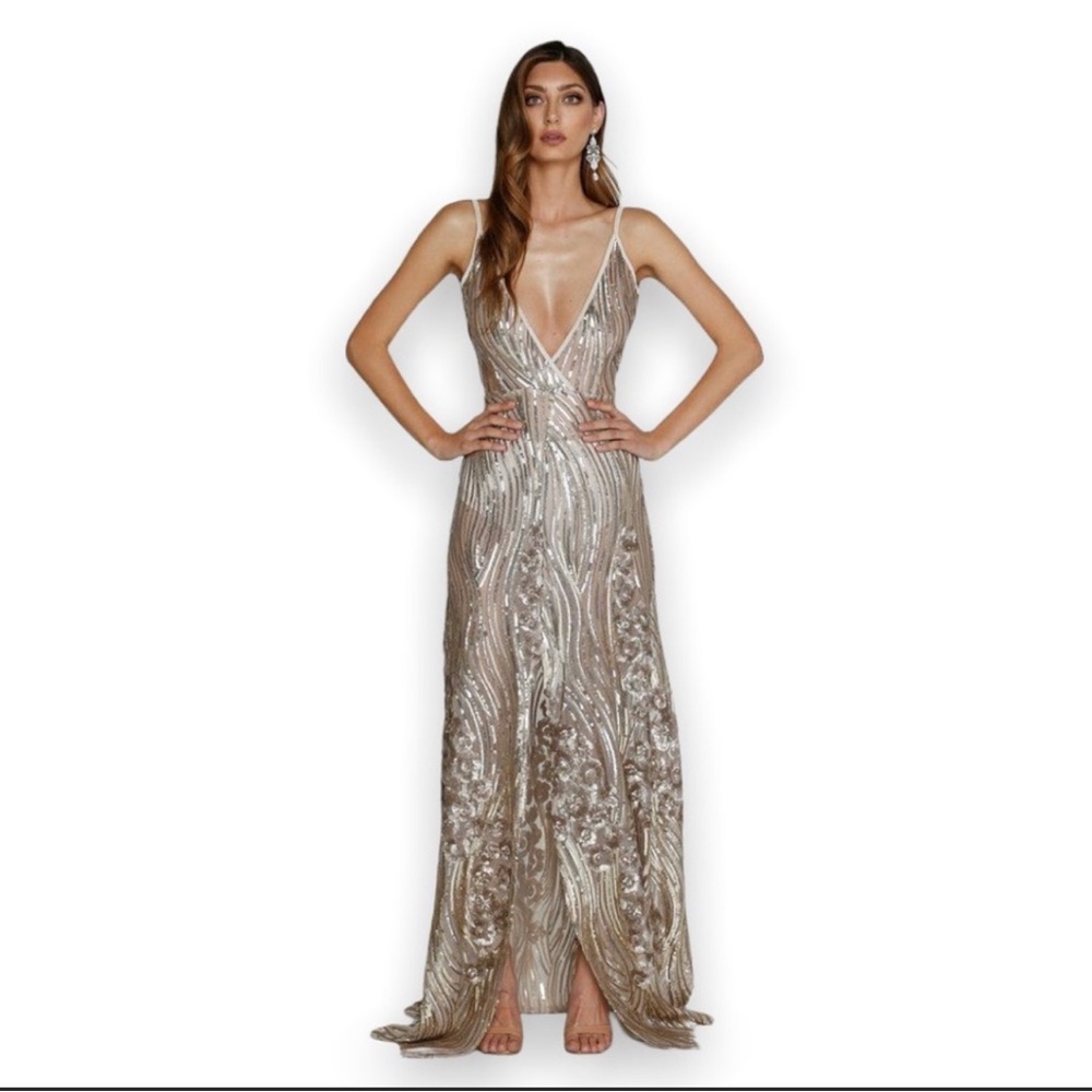 NWT Alamour The Label Lacrecia Gold Sequin Plunge V Neck Formal Mermaid Gown